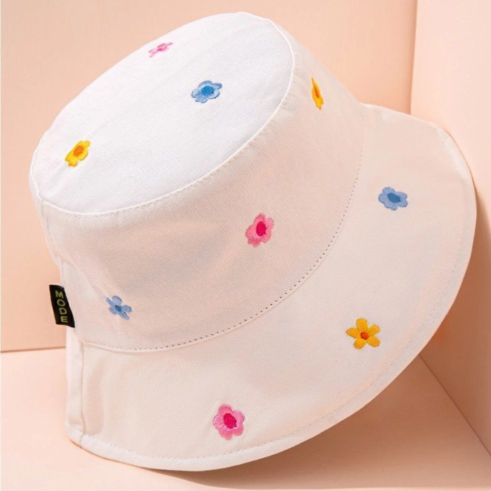 White Flower Embroidered Bucket Hat